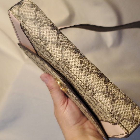 MK Light Pink Signature Belt Bag - Picture 4 of 7